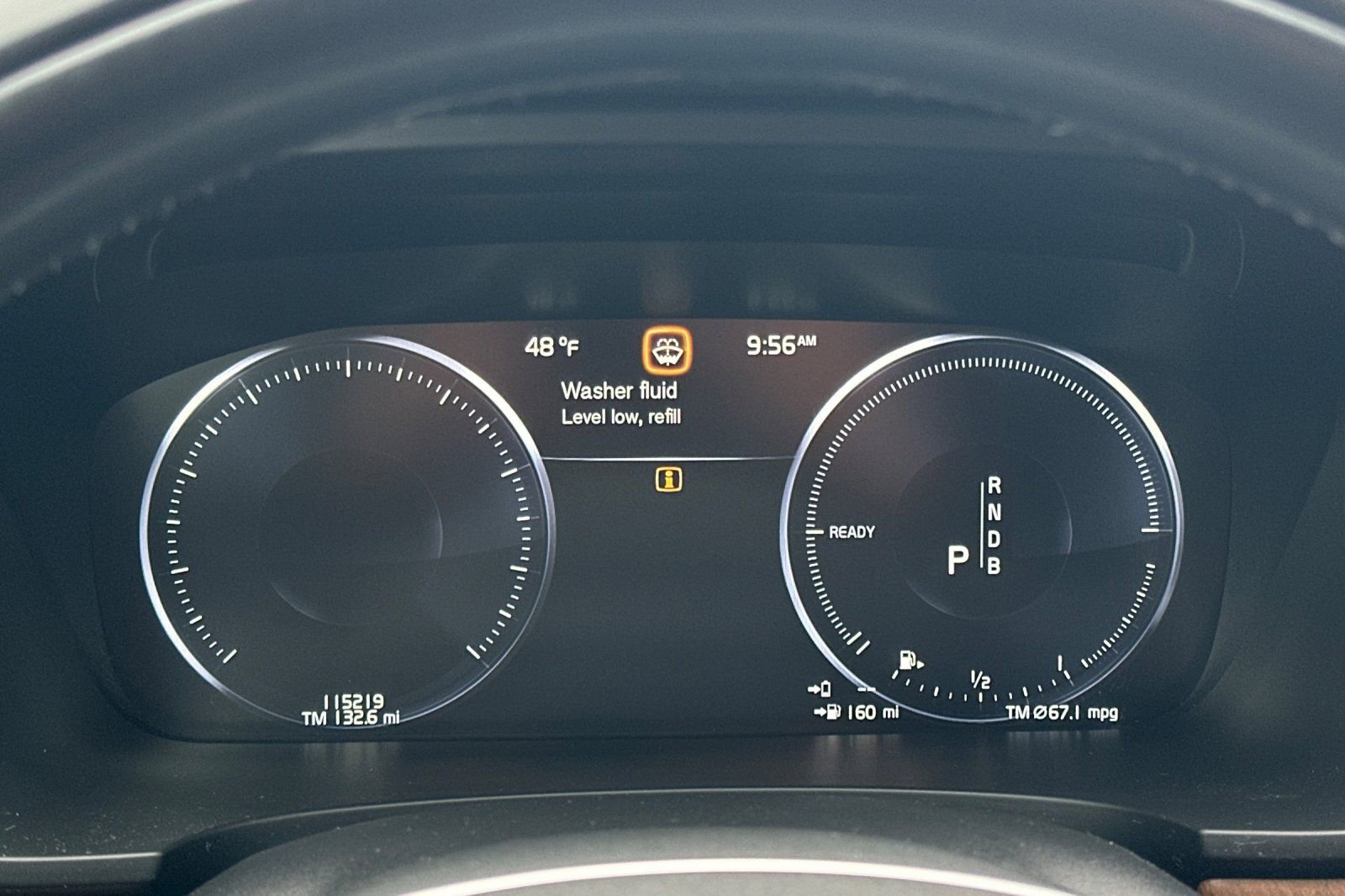 Used 2018 Volvo S90 T8 Inscription w/ Convenience Package image 23