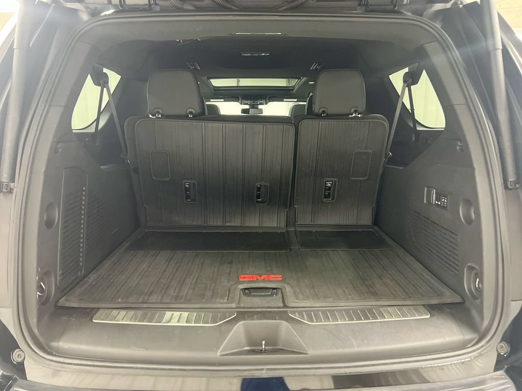 Used 2022 GMC Yukon XL Denali AWD/4WD image 26
