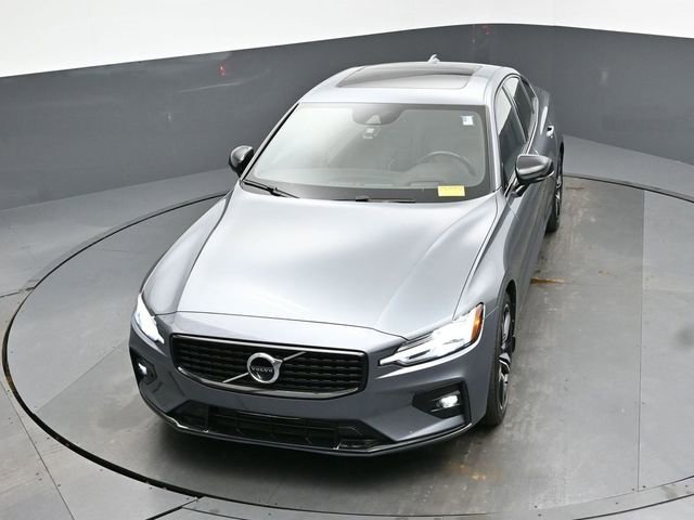 Used 2021 Volvo S60 T5 R-Design image 18