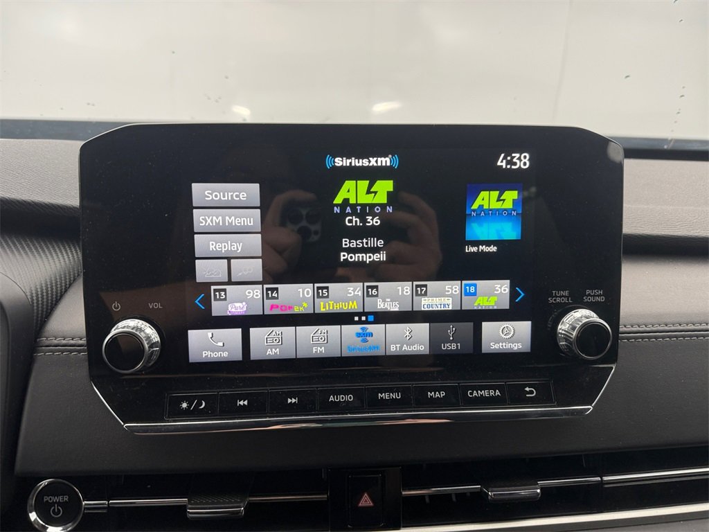 Used 2024 Mitsubishi Outlander 4WD Plug-In Hybrid image 17
