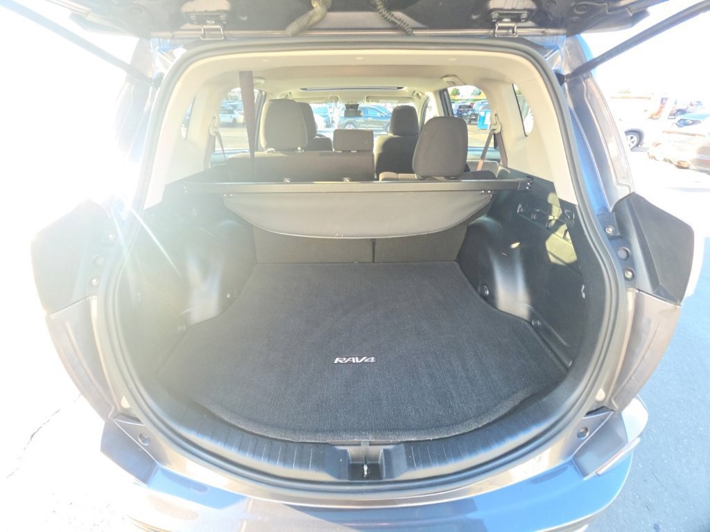 Used 2017 Toyota RAV4 XLE w/ Plus Special Value Package AWD/4WD image 29