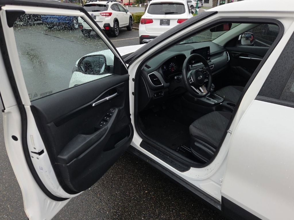 Used 2021 Kia Seltos LX image 10