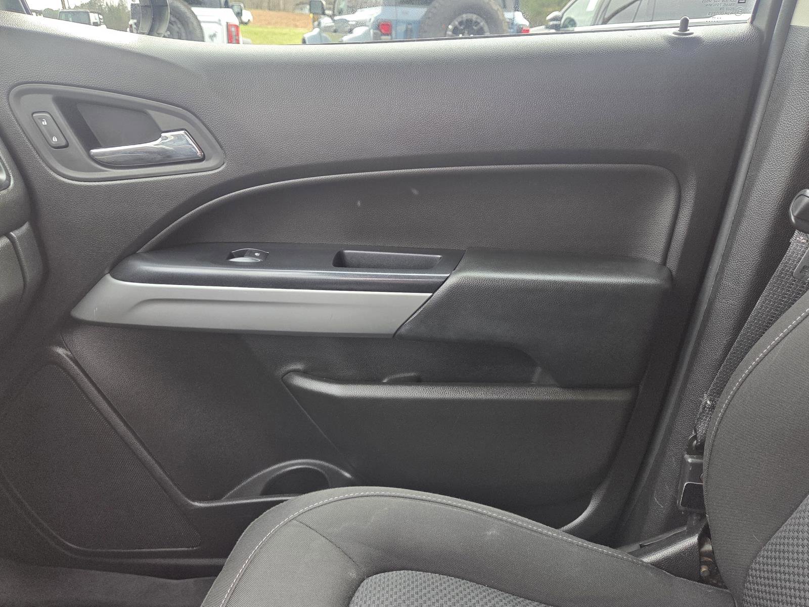 Used 2017 Chevrolet Colorado LT w/ LT Convenience Package image 16