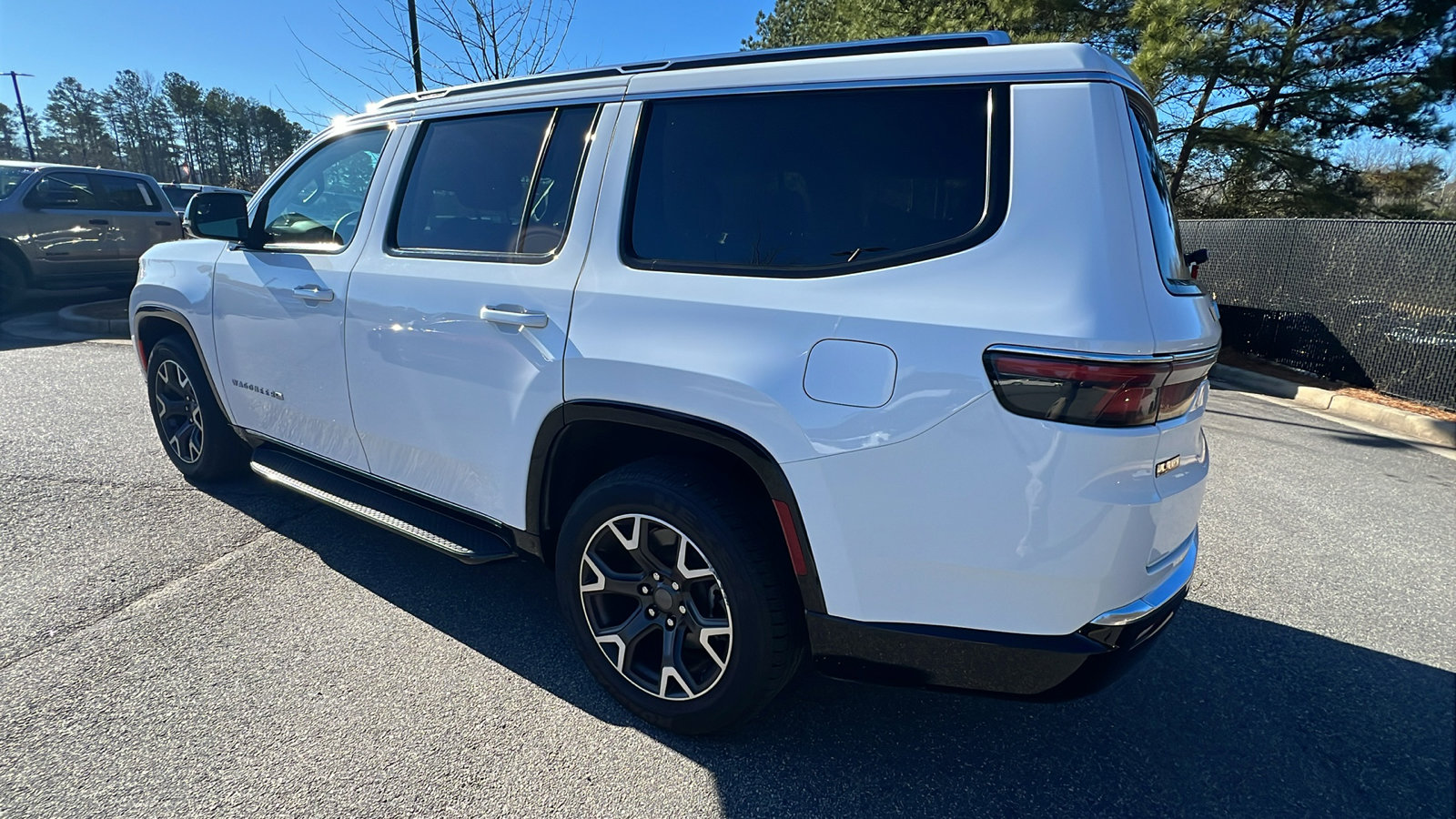 Certified 2024 Jeep Wagoneer Series III image 10