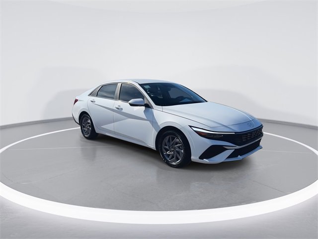 Certified 2025 Hyundai Elantra Blue image 2