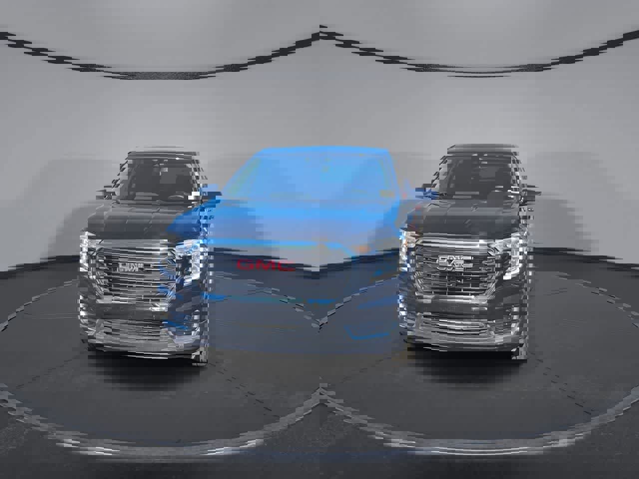 Used 2024 GMC Terrain SLE image 3