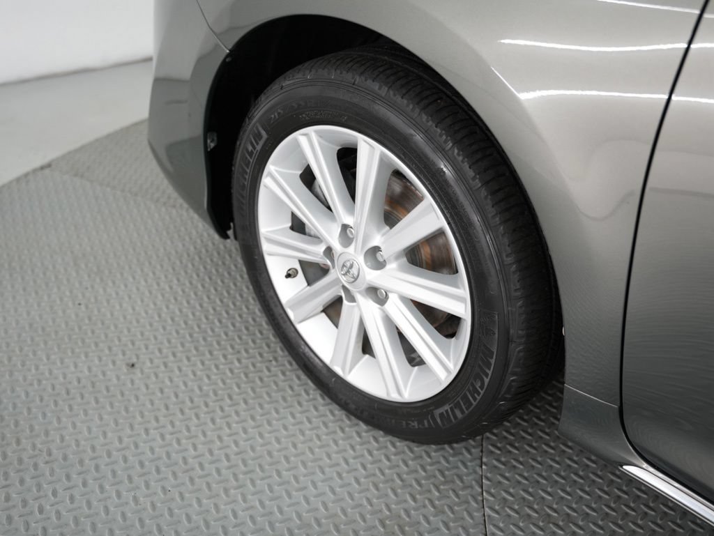 Used 2013 Toyota Camry XLE w/ Leather Pkg FWD image 59