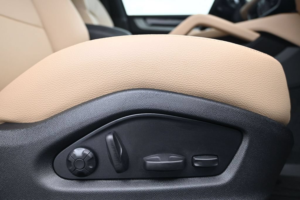 Certified 2026 Porsche Cayenne S AWD/4WD image 15