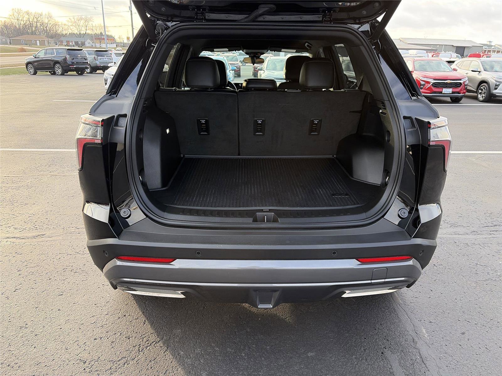 Used 2026 Chevrolet Equinox ACTIV w/ LPO, Floor Liner Package AWD/4WD image 5