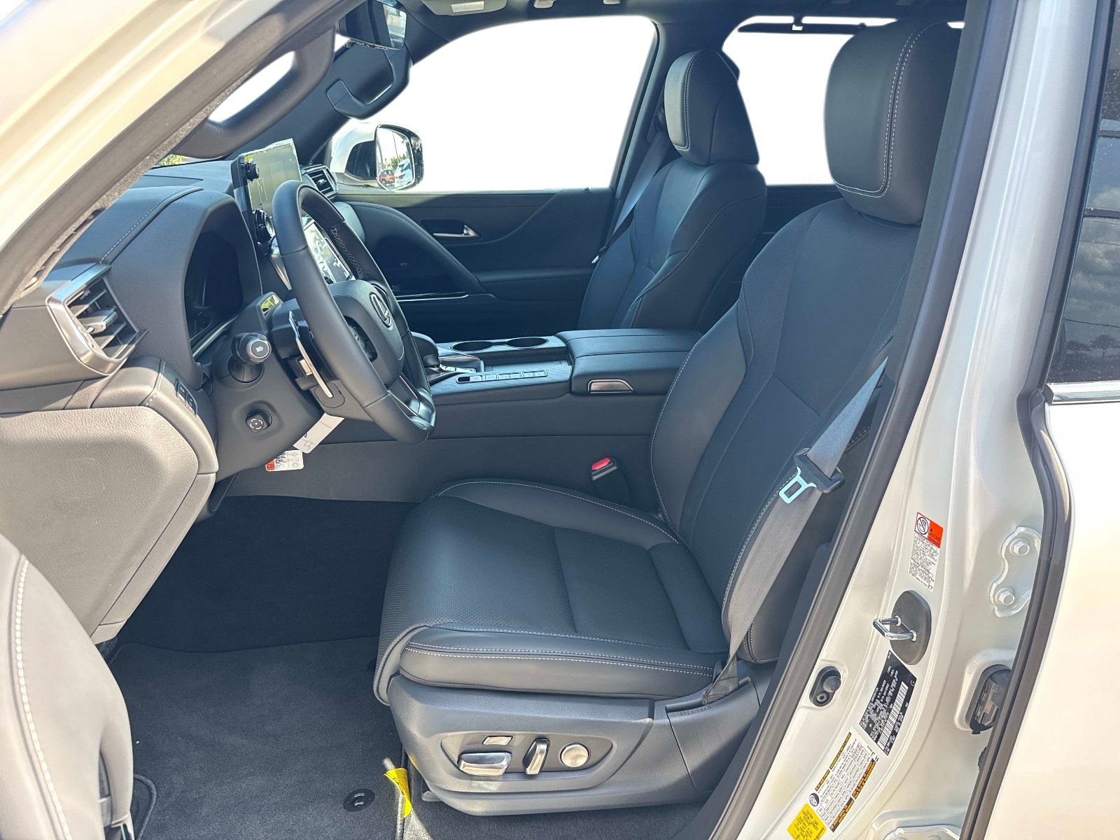 New 2026 Lexus LX 700h Luxury AWD/4WD image 22