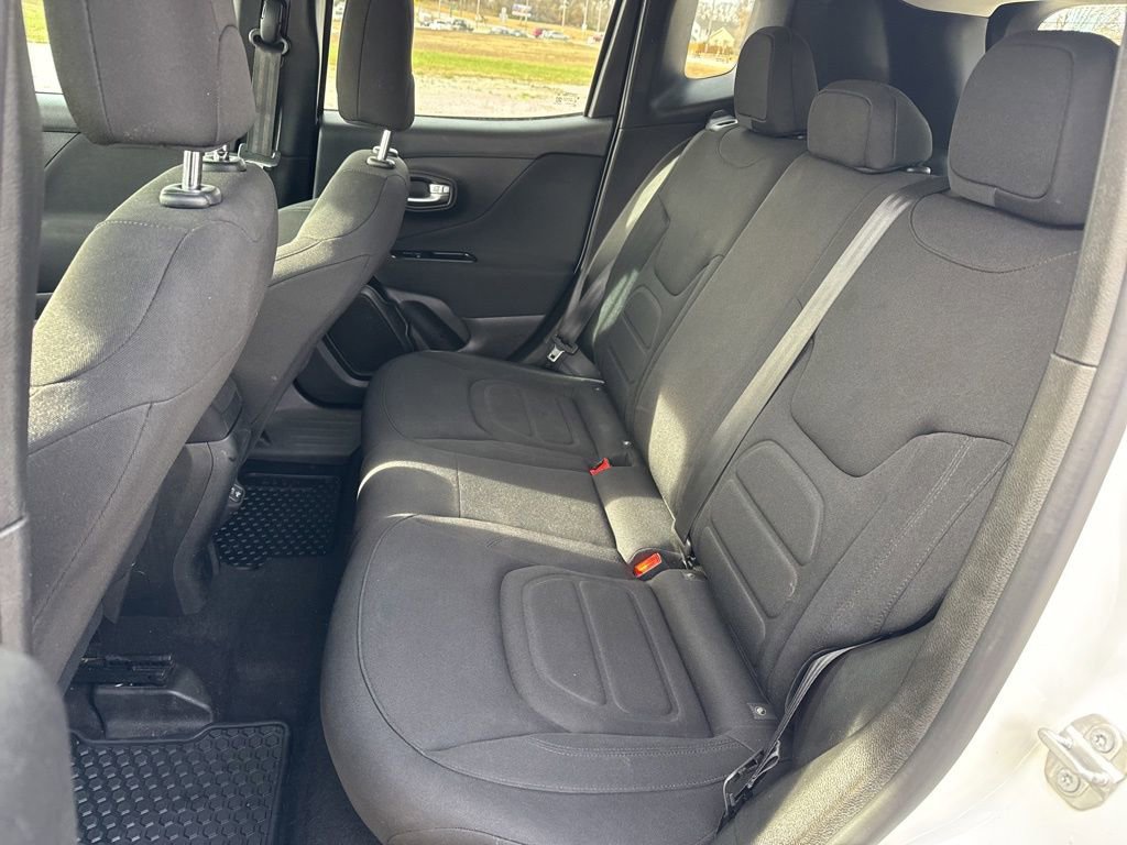 Used 2020 Jeep Renegade Latitude w/ Cold Weather Group image 15