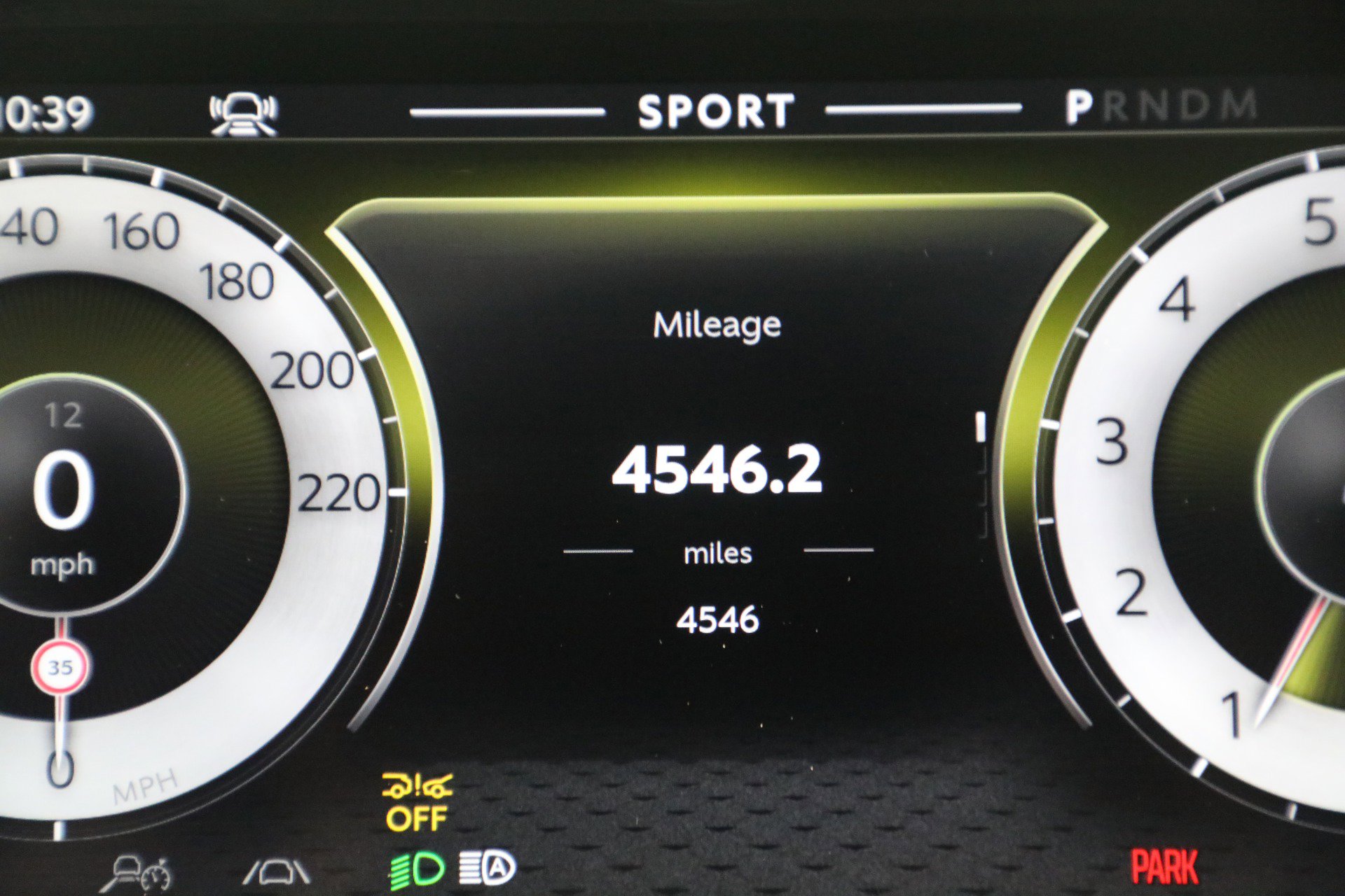 Used 2025 Aston Martin V8 Vantage Coupe image 20