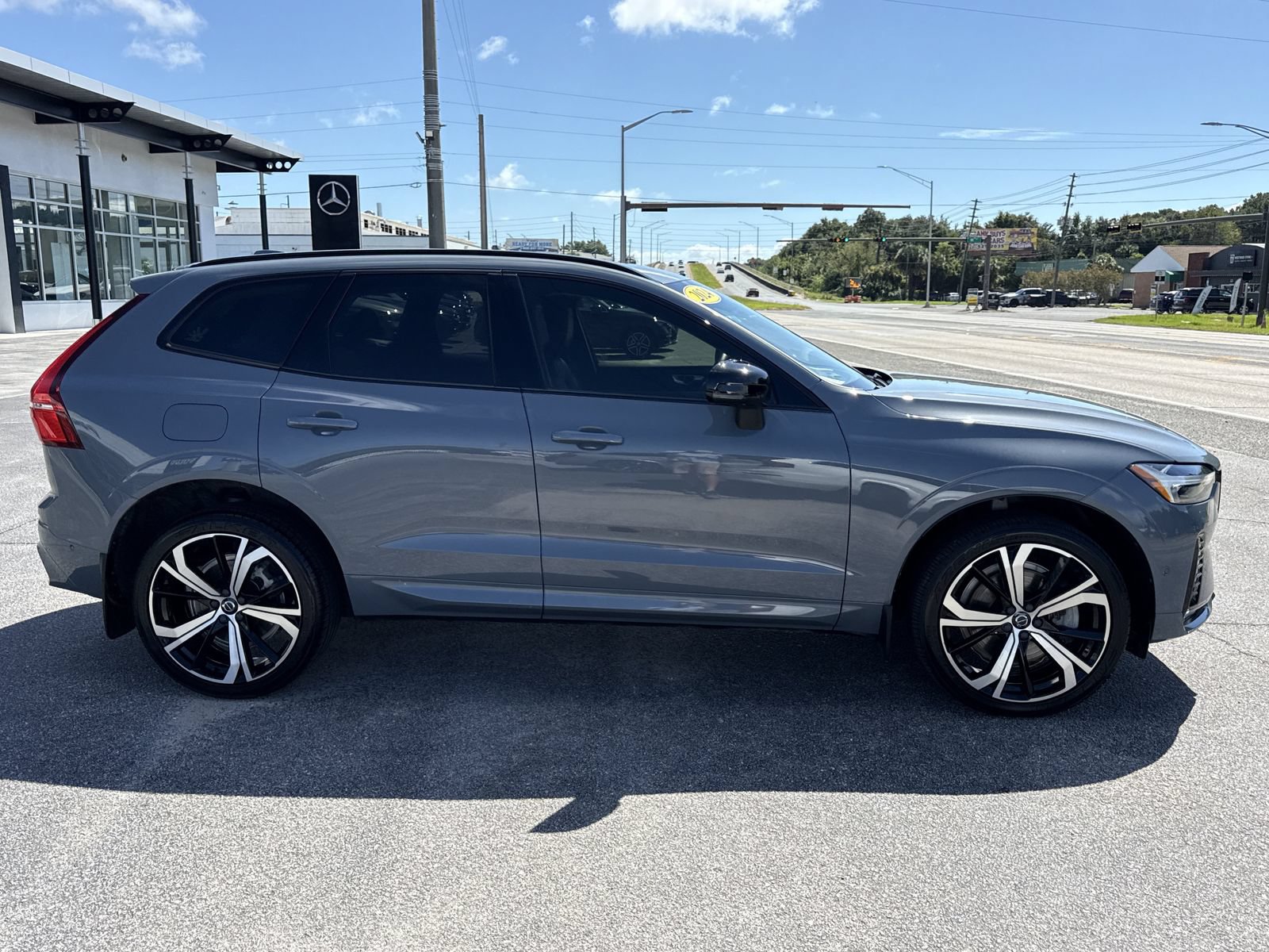 Used 2024 Volvo XC60 B5 Ultimate w/ Protection Package Premier AWD/4WD image 6