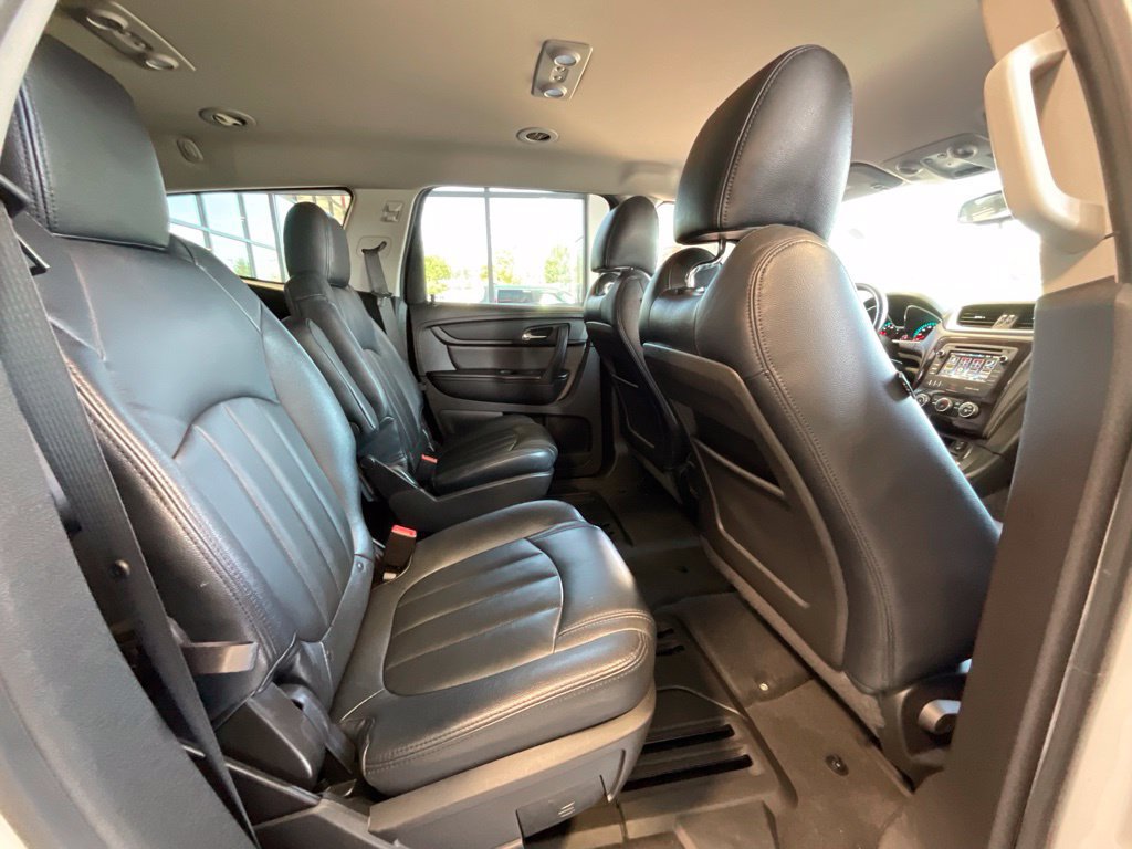 Used 2016 Chevrolet Traverse LT w/ Style and Technology Package AWD/4WD image 19