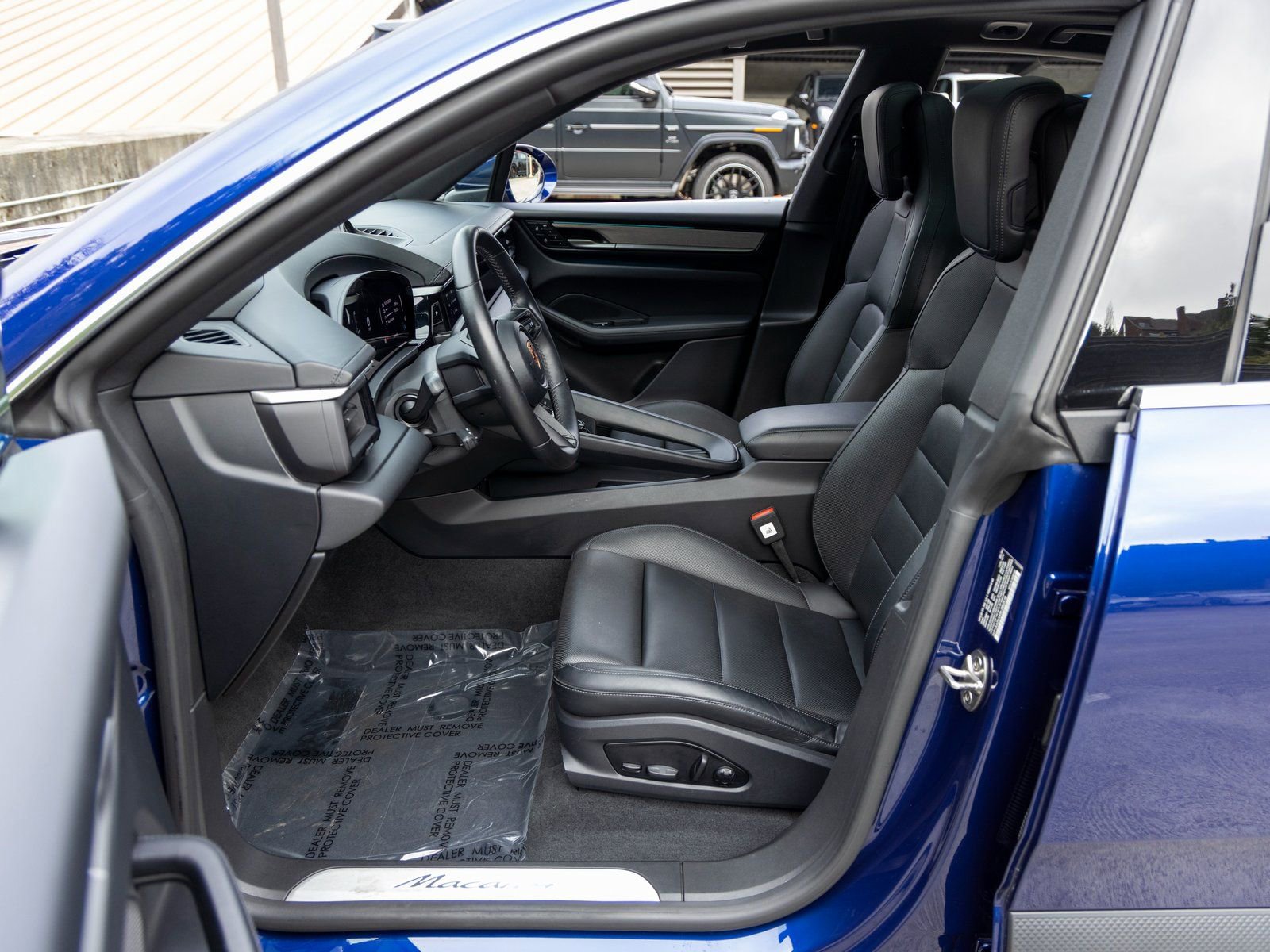 Used 2024 Porsche Macan 4 Electric image 24