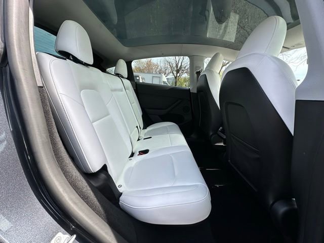 Used 2024 Tesla Model Y Long Range image 29