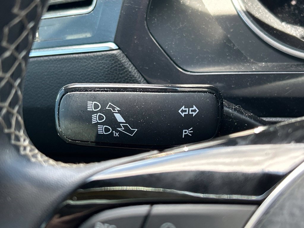 Used 2021 Volkswagen Tiguan SE FWD image 28