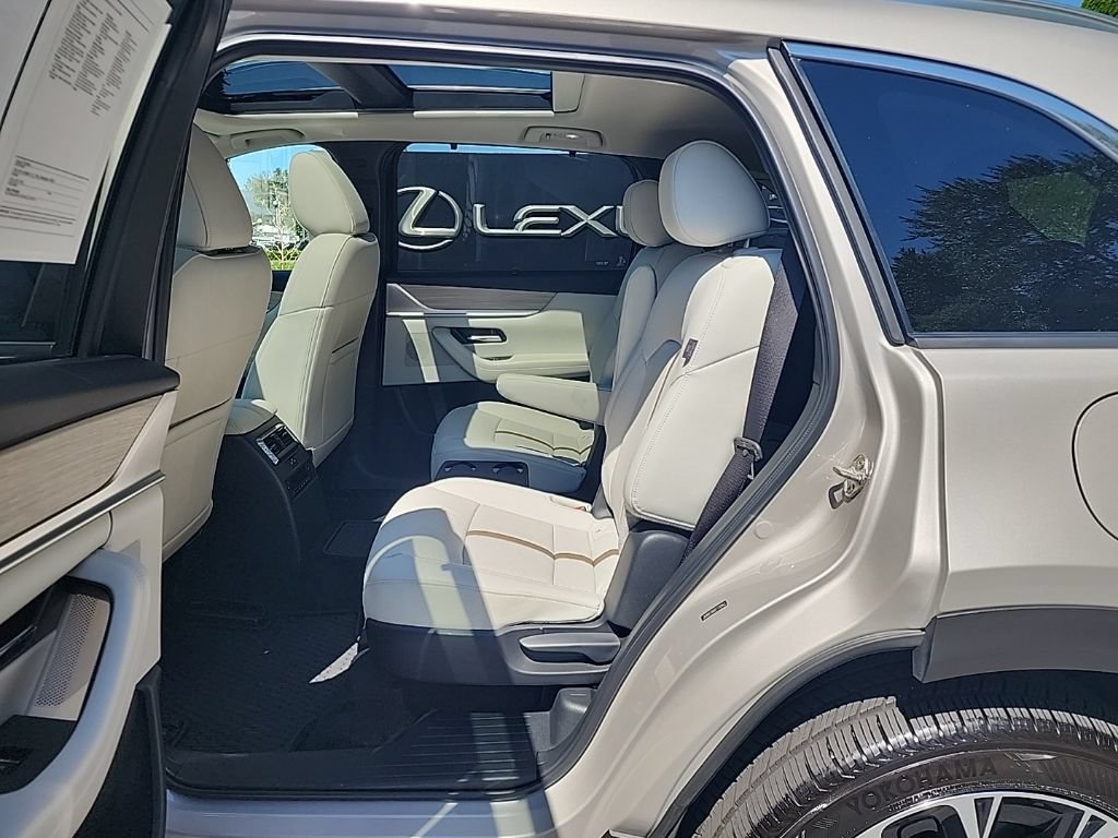 Used 2024 MAZDA CX-90 Plug-In Hybrid w/ Premium Plus AWD/4WD image 5