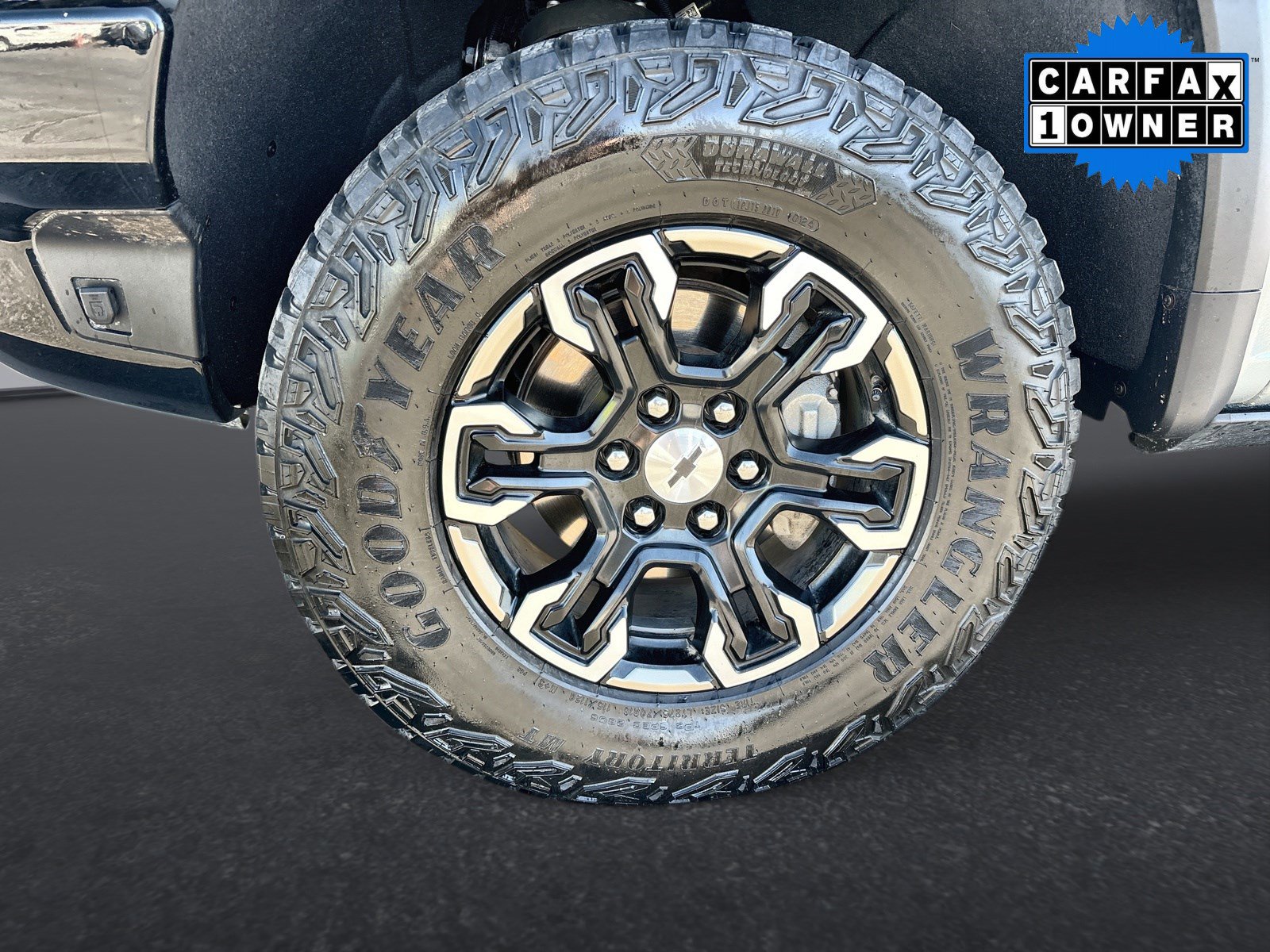 Used 2024 Chevrolet Silverado 1500 ZR2 w/ Technology Package image 12