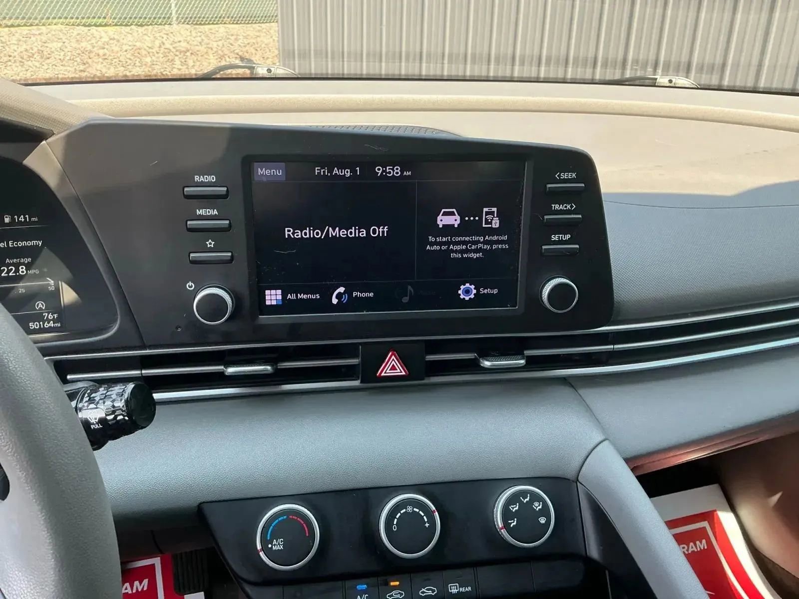 Used 2022 Hyundai Elantra SE image 25