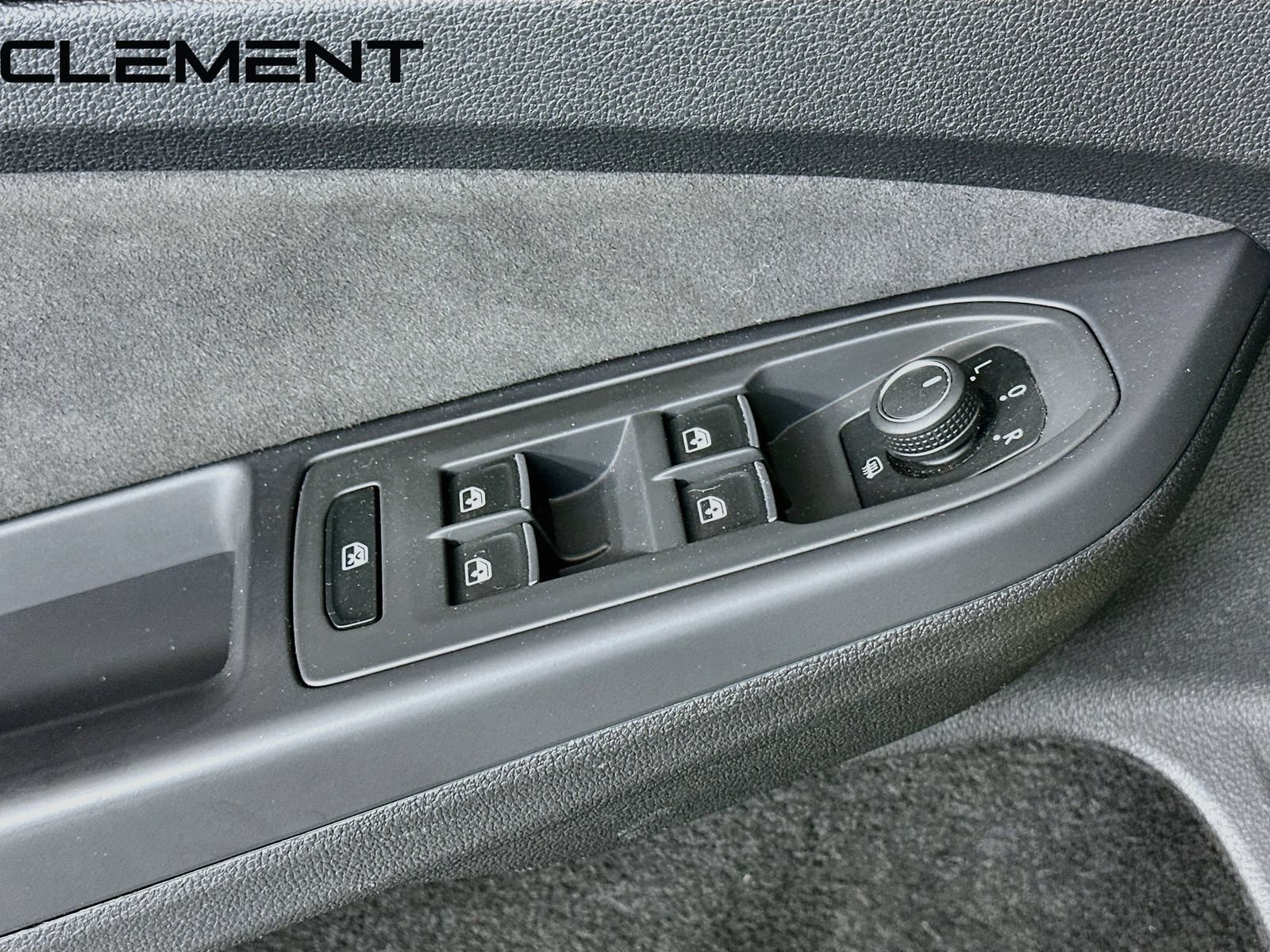 Used 2023 Volkswagen GTI 40th Anniversary Edition FWD image 24
