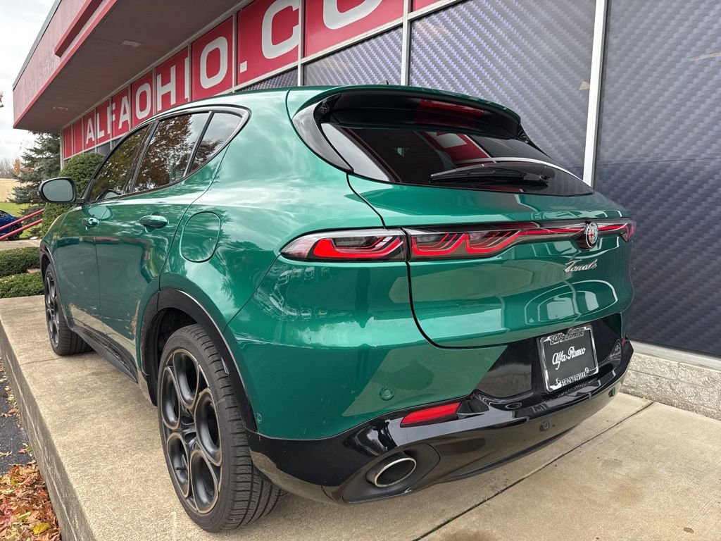 New 2025 Alfa Romeo Tonale Intensa image 9