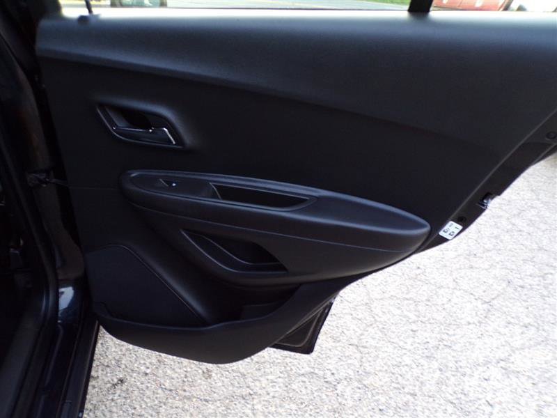 Used 2016 Chevrolet Trax LS image 23