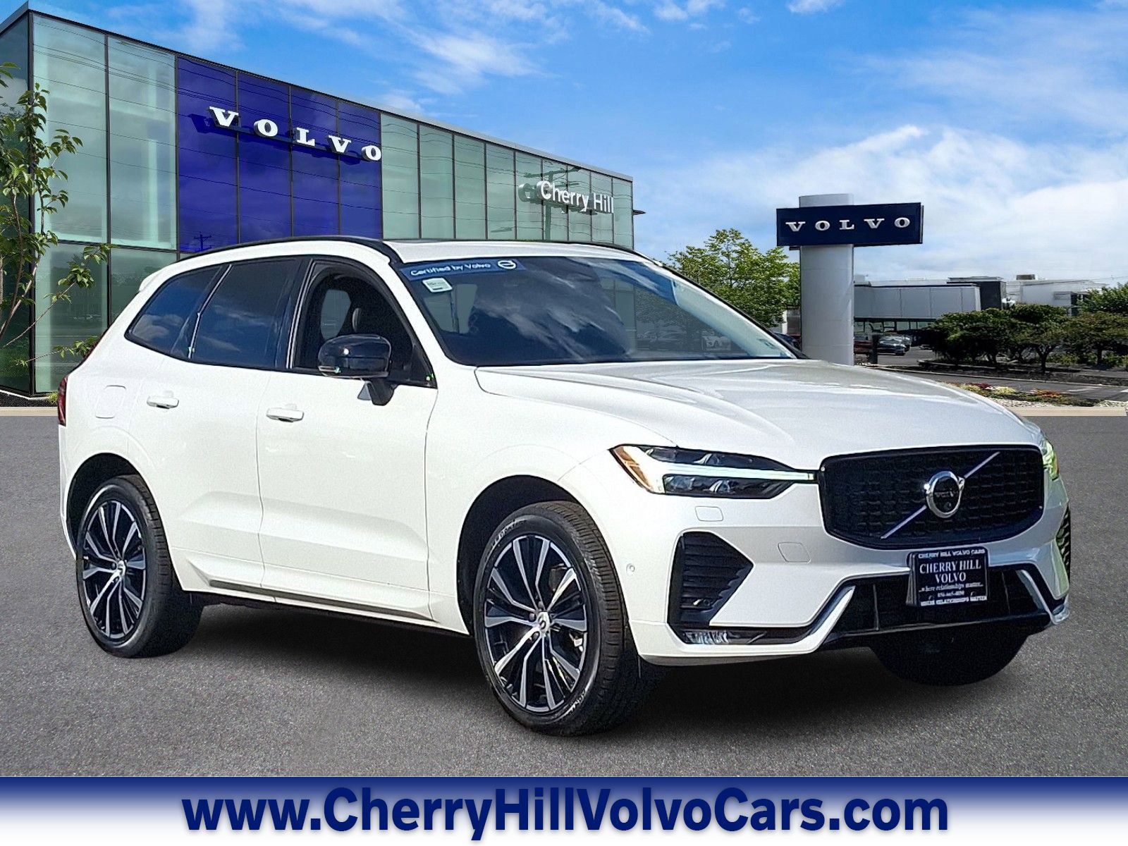 New 2025 Volvo XC60 B5 Plus w/ Protection Package Premier