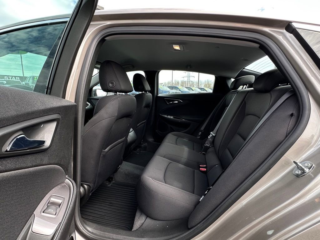 Used 2022 Chevrolet Malibu LS image 24