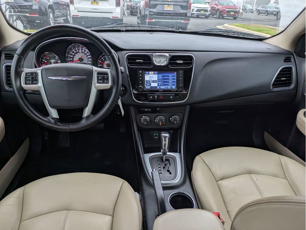 Used 2011 Chrysler 200 Limited FWD image 15