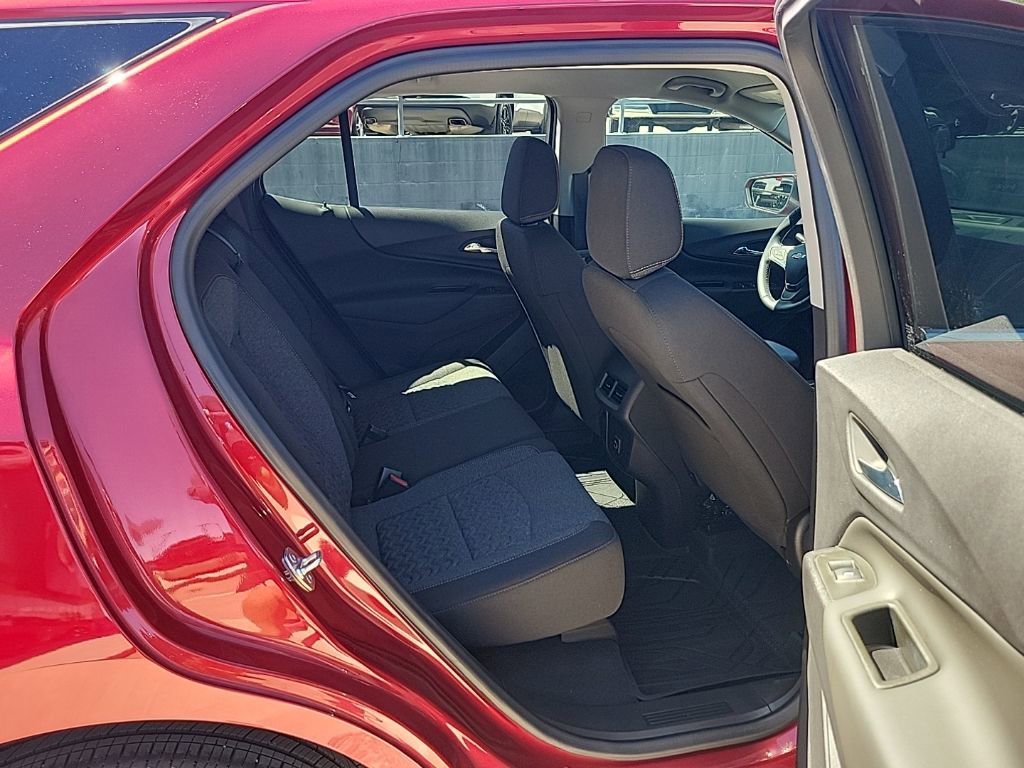 Used 2024 Chevrolet Equinox LT w/ LPO, Floor Liner Package image 16