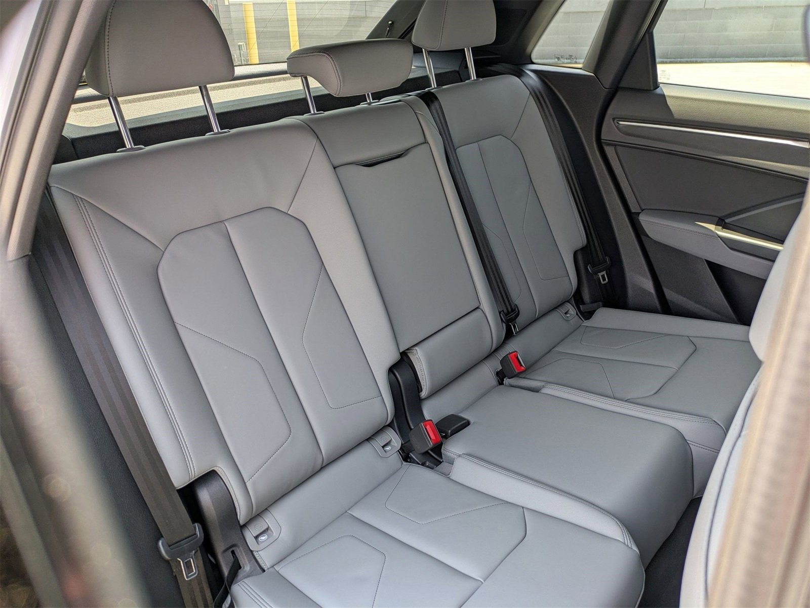 New 2025 Audi Q3 2.0T Premium image 11