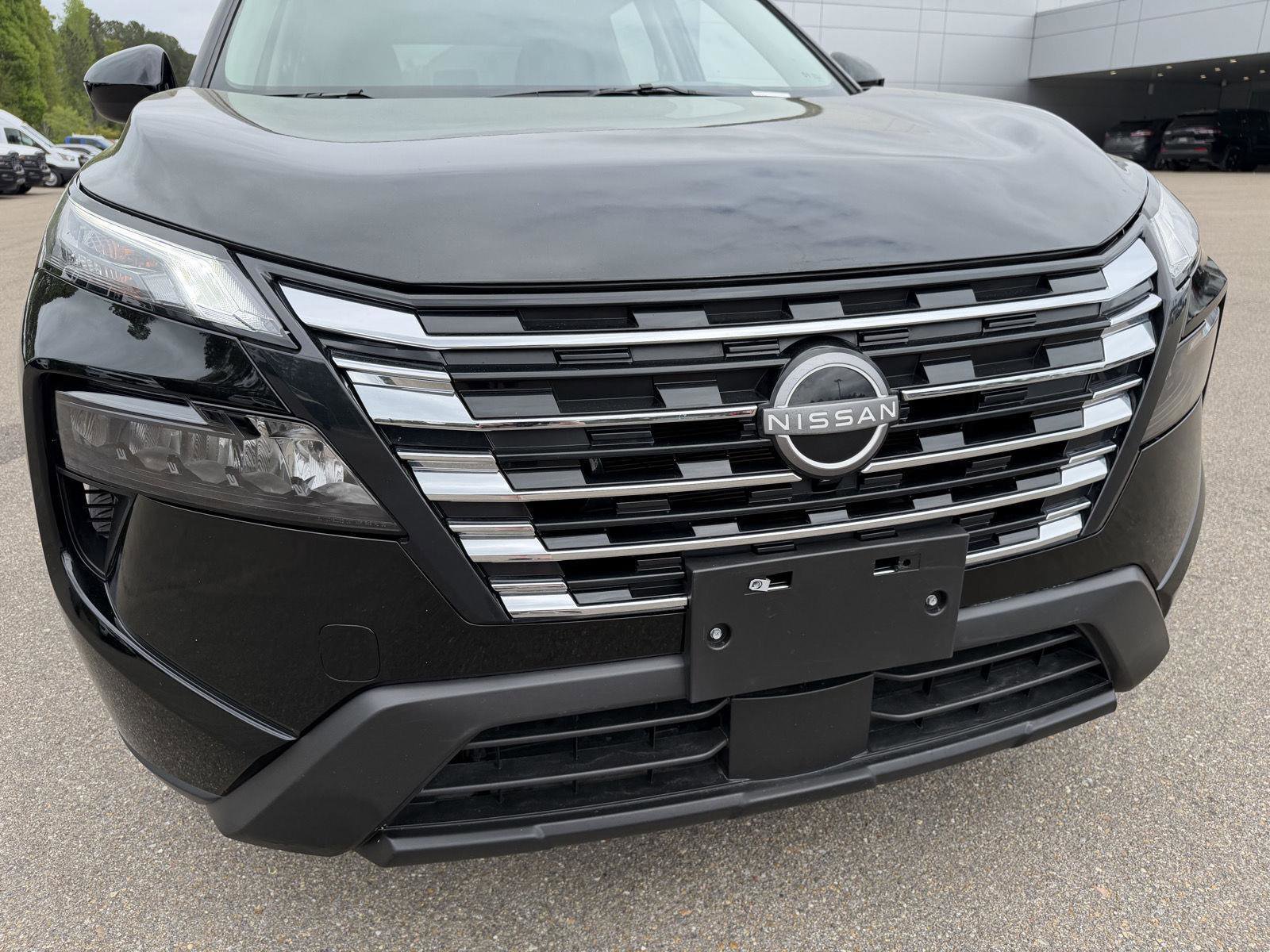 Used 2025 Nissan Rogue SV image 22