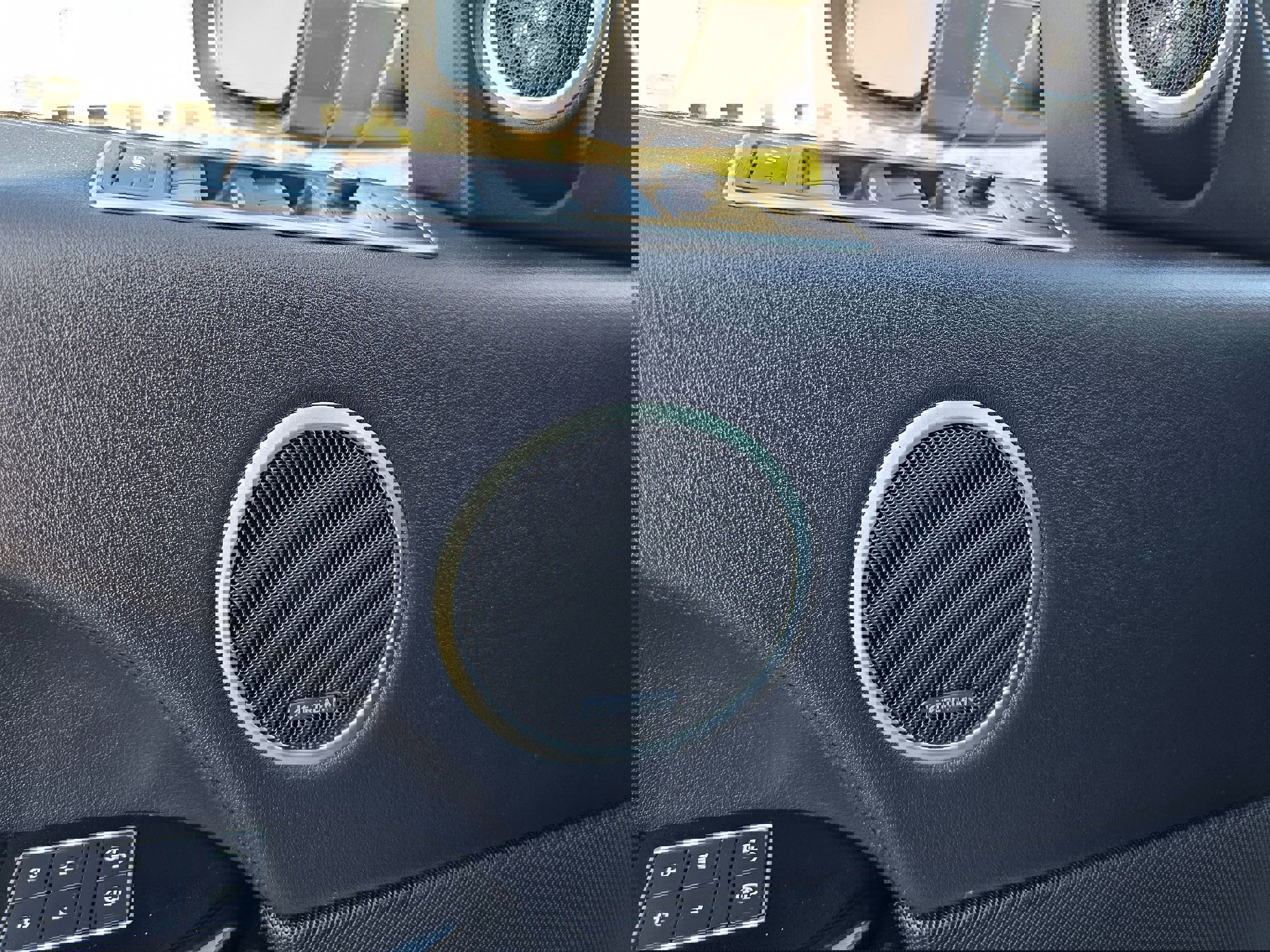 Used 2016 Land Rover Range Rover HSE image 40