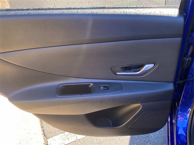 Used 2021 Hyundai Elantra SEL w/ Convenience Package image 10