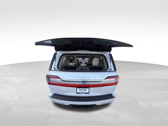 Used 2018 Lincoln Navigator Reserve w/ Technology Package image 30