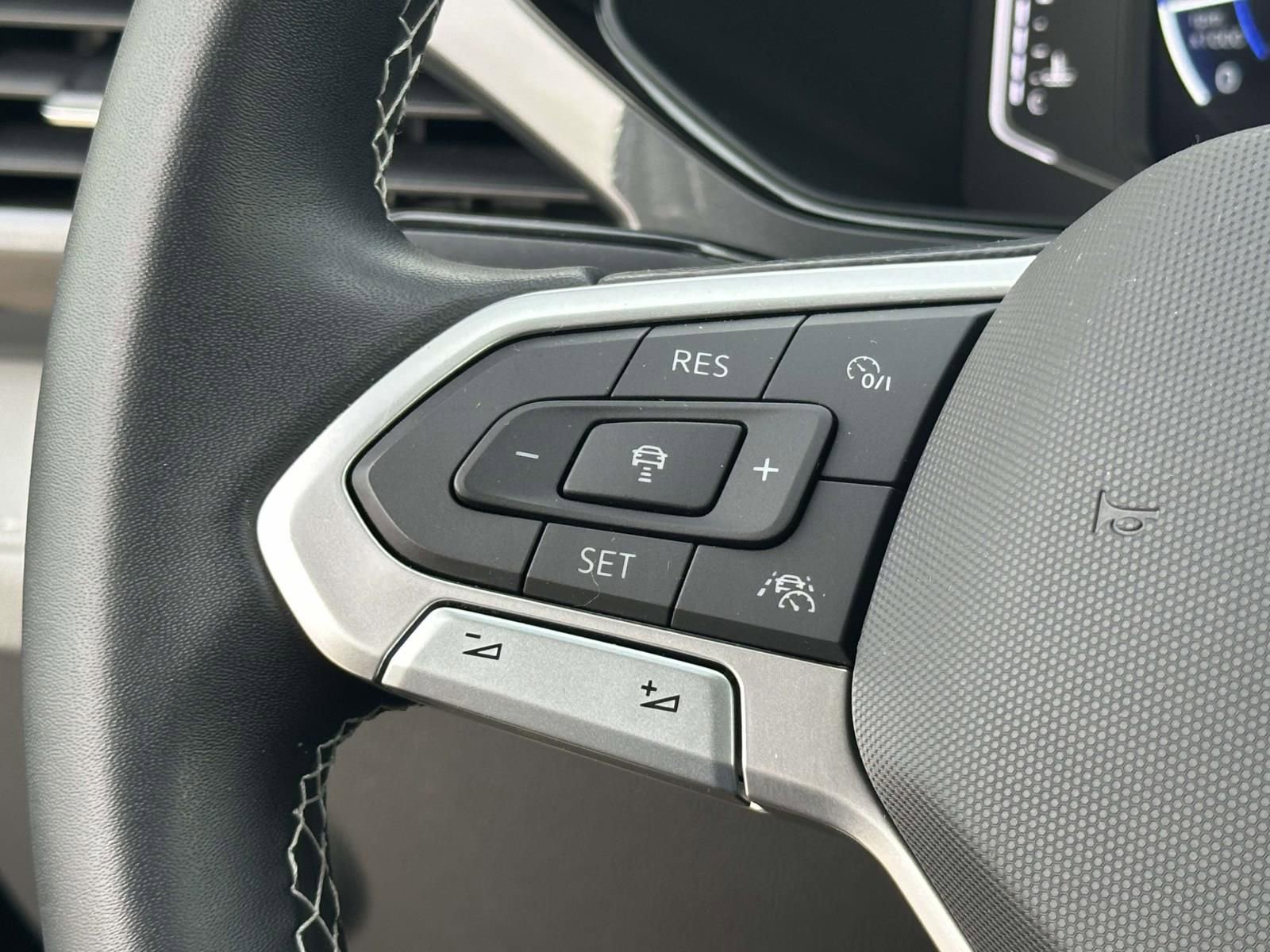 Certified 2023 Volkswagen Taos SEL image 22