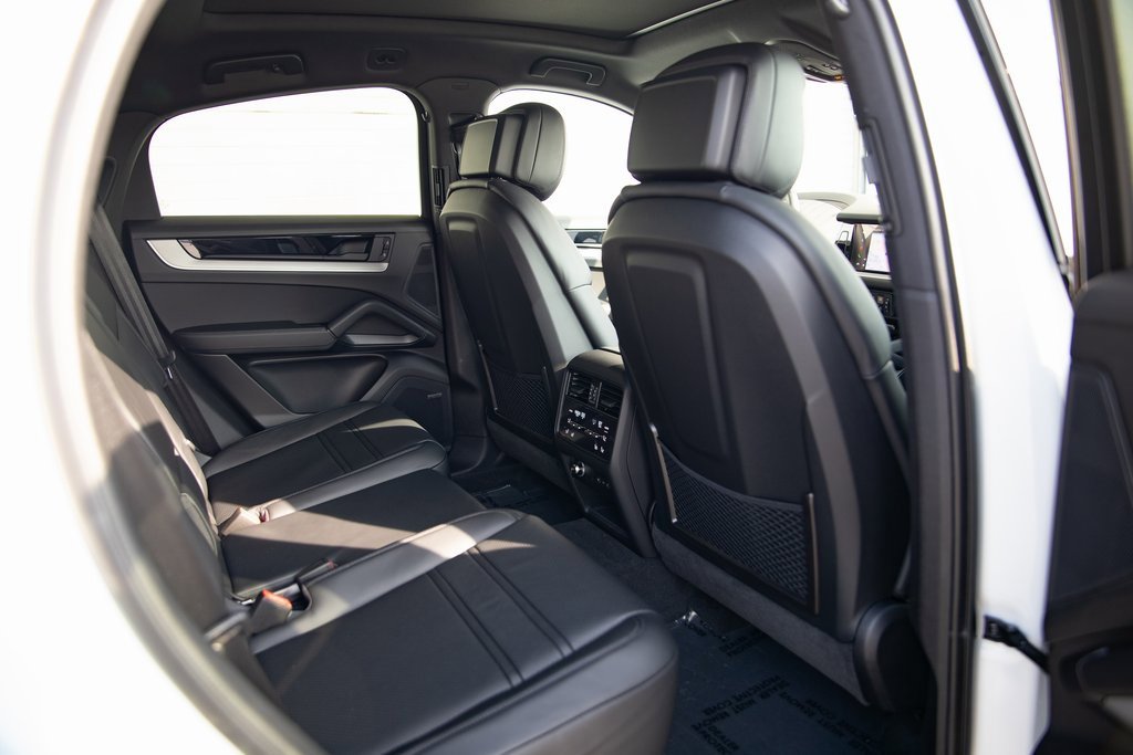 New 2026 Porsche Cayenne image 24