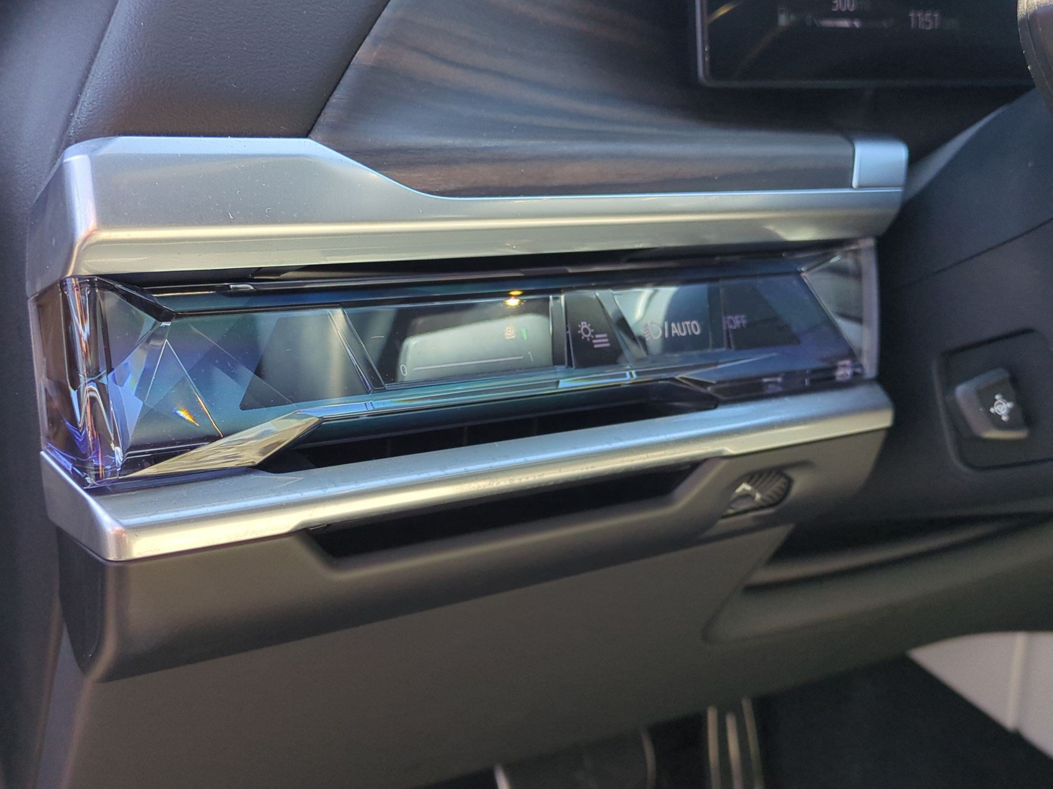 Certified 2025 BMW 740i RWD image 17