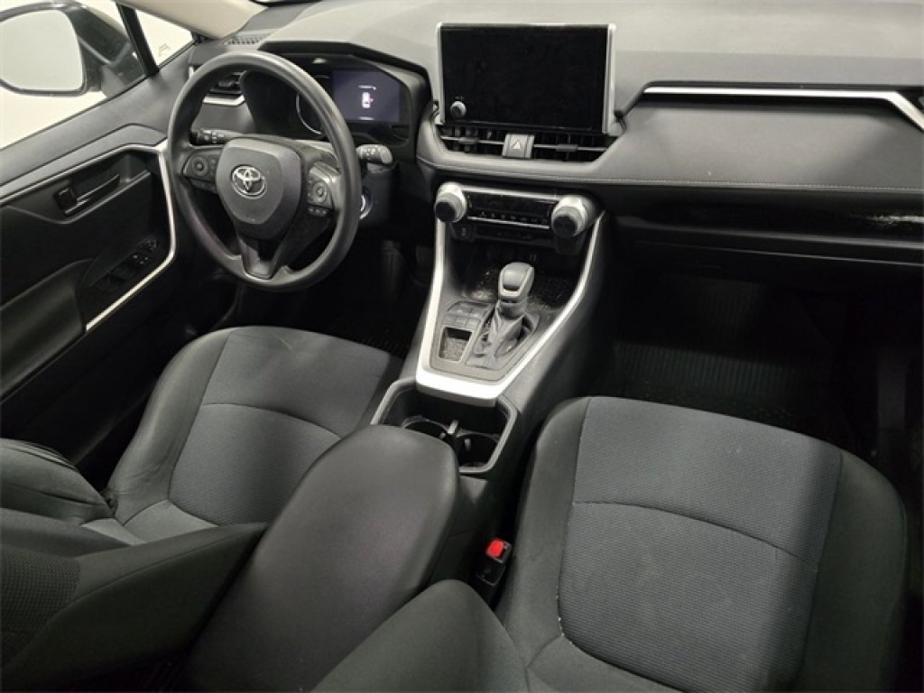 Used 2023 Toyota RAV4 LE image 19