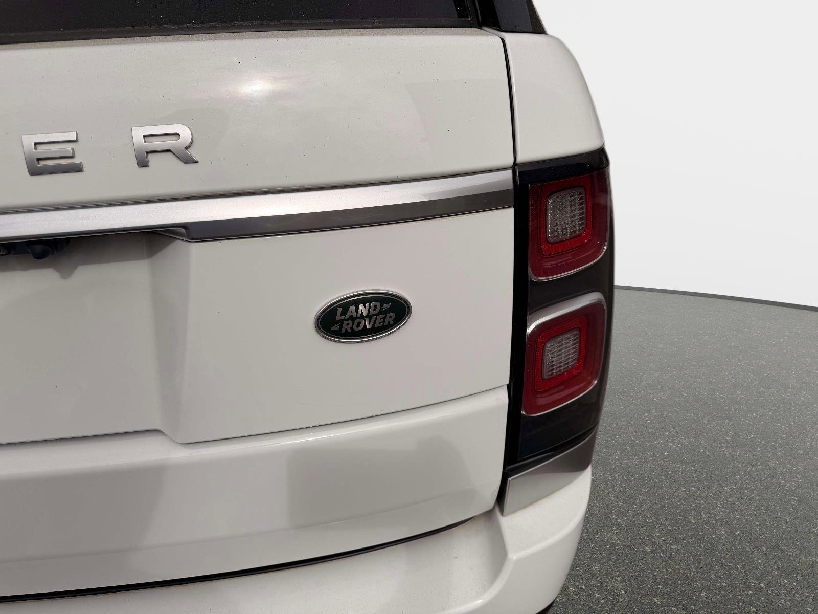 Used 2022 Land Rover Range Rover Westminster Edition image 22