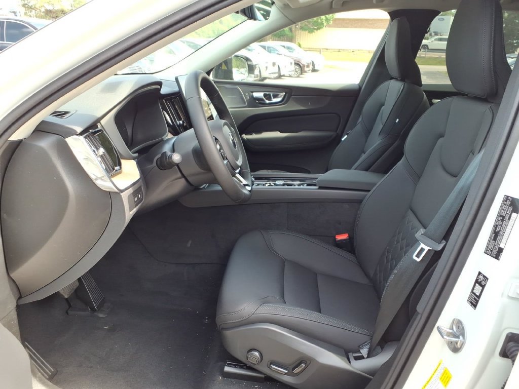 New 2026 Volvo XC60 T8 Plus w/ Climate Package AWD/4WD image 7