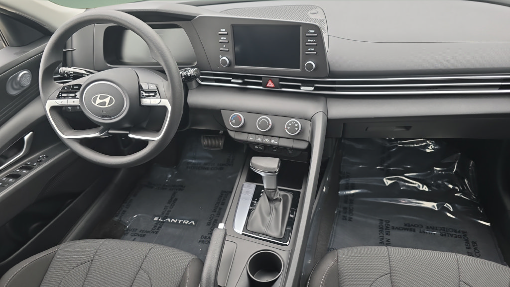 New 2026 Hyundai Elantra SE FWD image 18