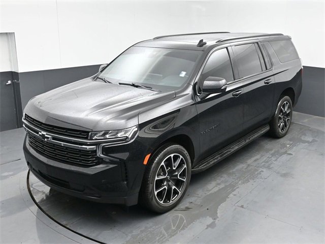 Used 2022 Chevrolet Suburban RST w/ Sport Performance Package image 42
