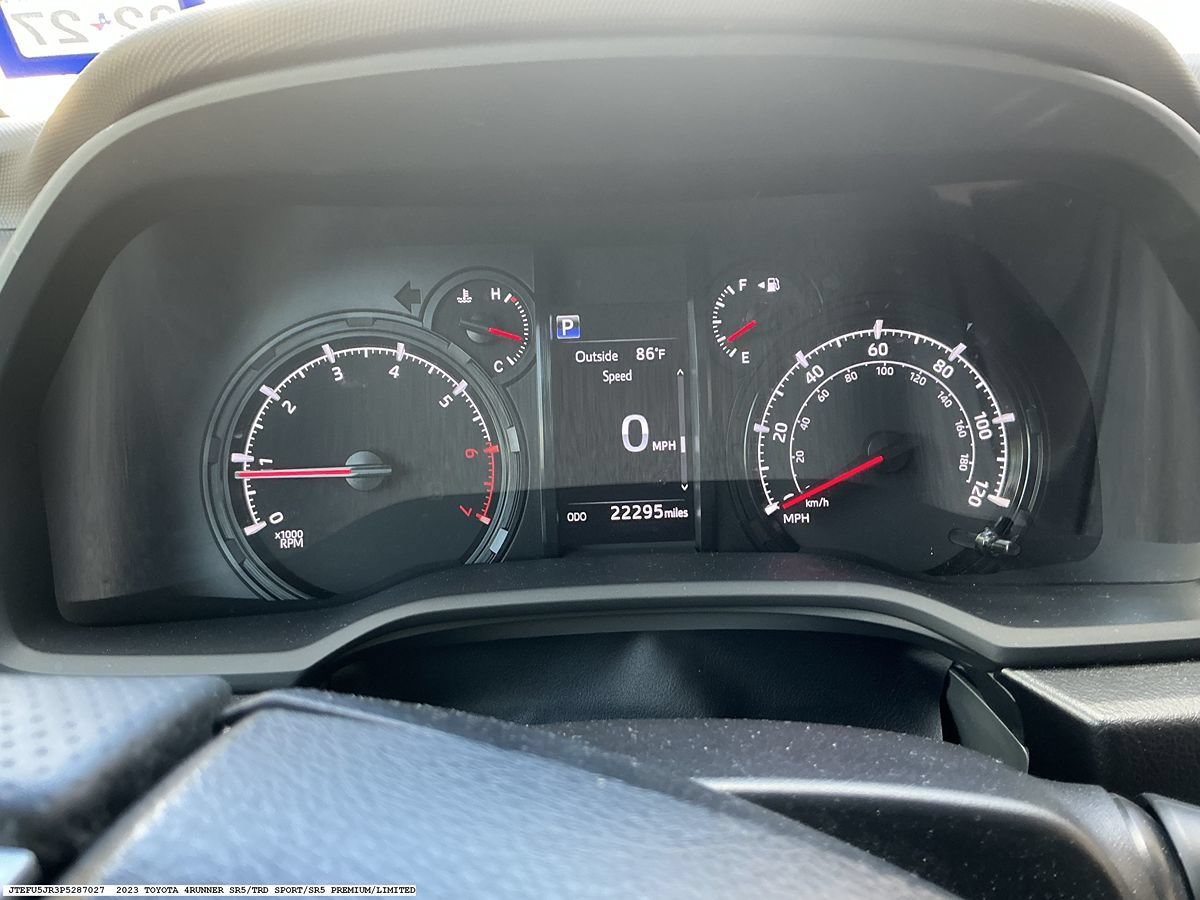 Used 2023 Toyota 4Runner SR5 Premium w/ Moonroof Package RWD image 12