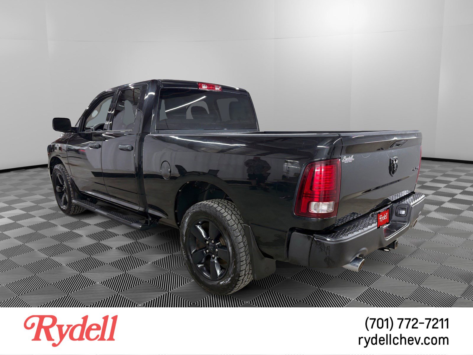 Used 2015 RAM 1500 Express w/ Black Ram 1500 Express Group AWD/4WD image 3