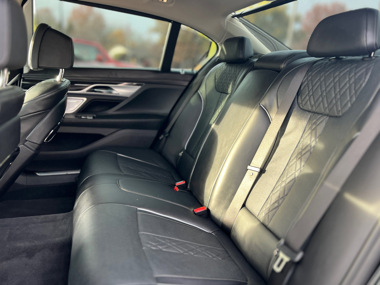 Used 2019 BMW 750i w/ Executive Package image 34