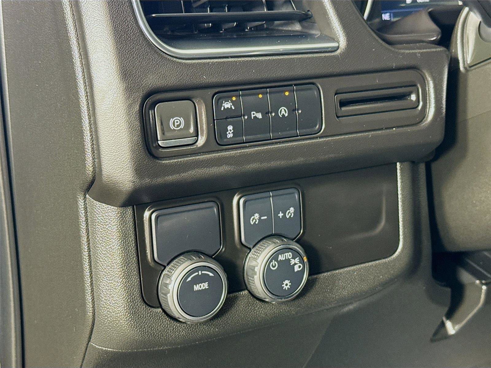 Used 2023 Chevrolet Suburban LS image 6