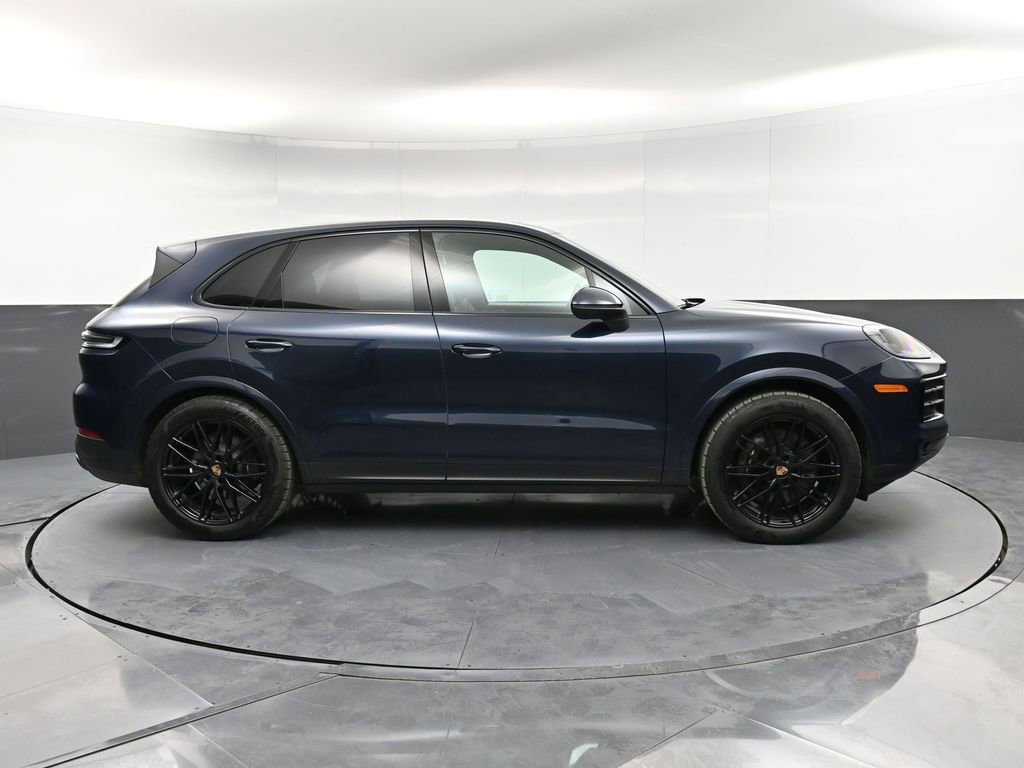 Certified 2025 Porsche Cayenne image 9