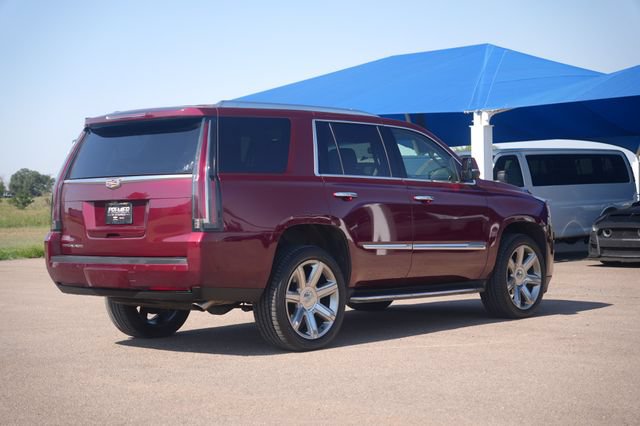 Used 2018 Cadillac Escalade Luxury AWD/4WD image 3